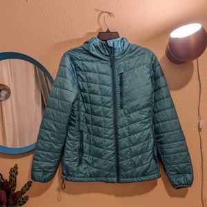 NWOT LL Bean primaloft women's medium petite green/teal jacket.